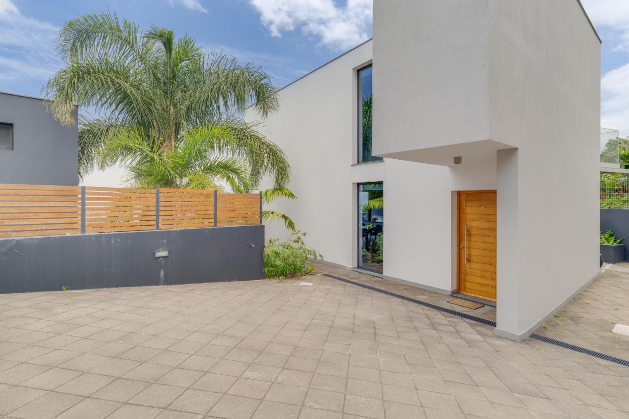 Cristiano Ronaldo Airport View Villa Santa Cruz  Exterior photo